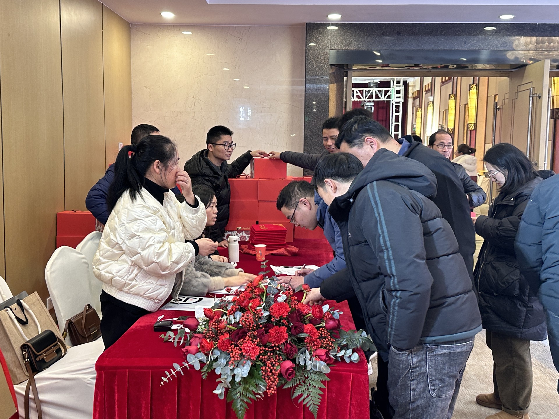 員工簽到領(lǐng)伴手禮.jpg